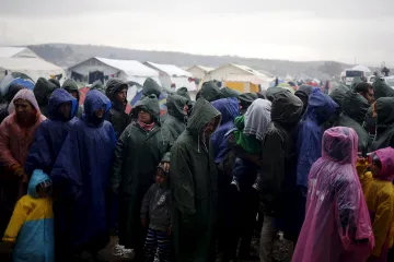 Prouza: Pokud Turecko neomezí proud uprchlíků, nedostane ani euro
