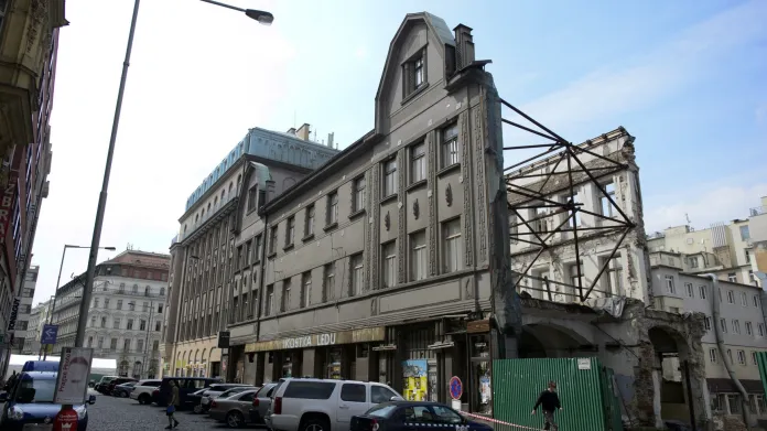 Torzo budovy v pražské Opletalově ulici