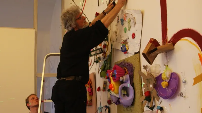 GUD - výtvarník Shalom Neuman.