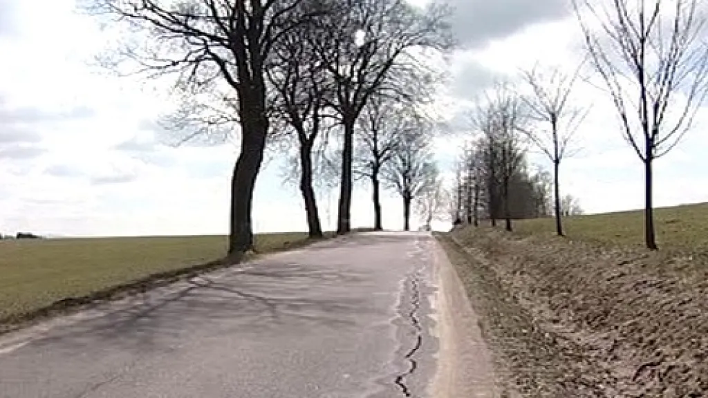Popraskaná silnice