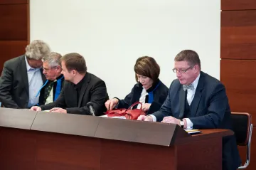 Za údajné machinace s pozemky na Ještědu uložil soud bývalým regionálním politikům ODS podmínky