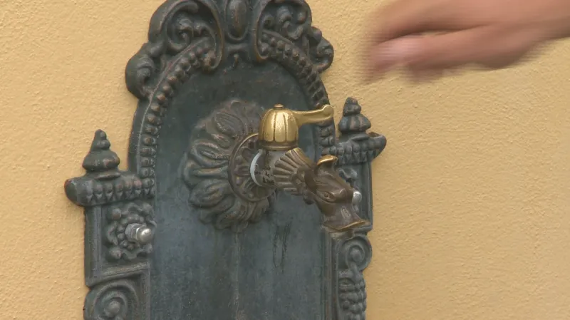 Bez vody je poutní místo na kopci Antonínek