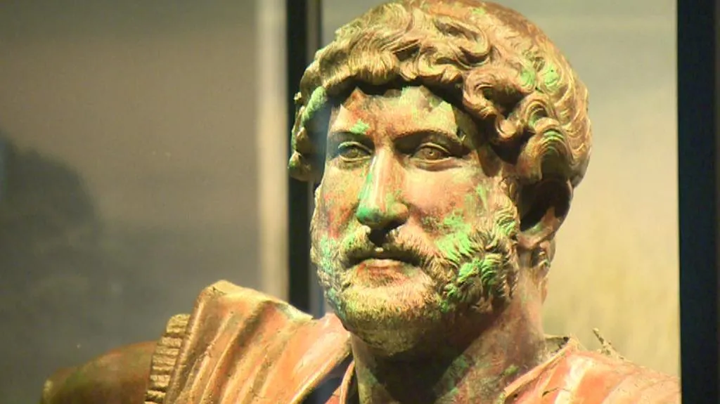 Jedna z bust císaře Hadriána