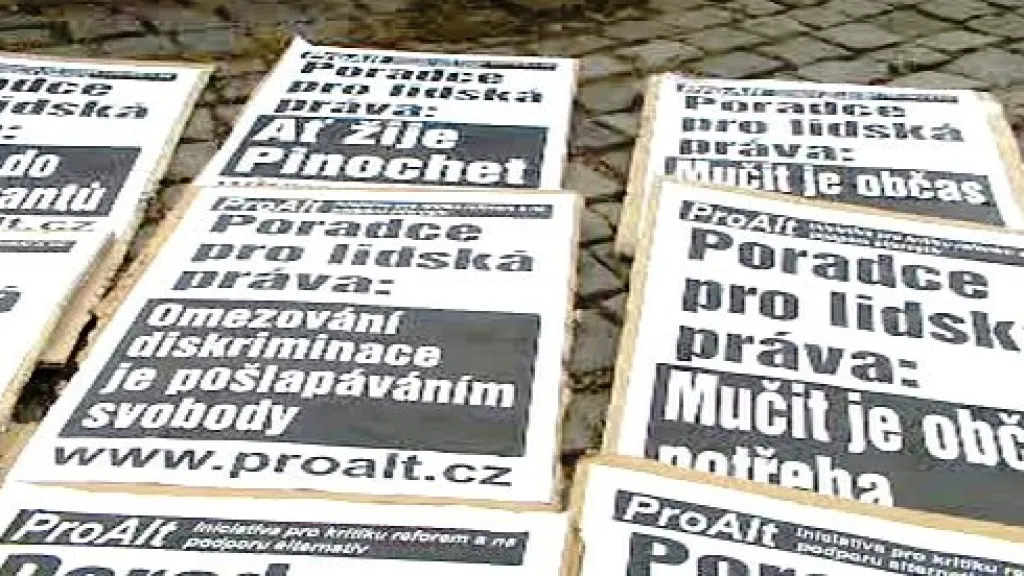 Transparenty proti Jochovi