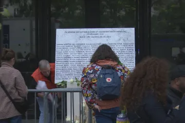 Francie si připomněla osm let od útoku islámských teroristů v Paříži