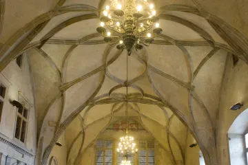Vladislavský sál se zahalí do luxusní komerce. Hrad ho pronajal Vuittonovi