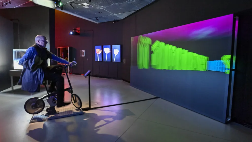 Výstava Kinetismus: 100 let elektřiny v umění