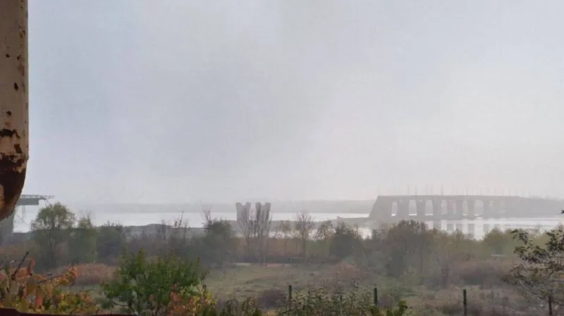 Zničený Antonivskyj most přes Dněpr