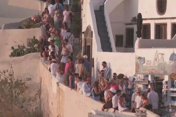 Turisté svírají Santorini, starosta chce počty limitovat