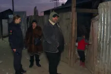 Ukrajinští Romové se bojí násilných odvodů. Dobrovolníci se snaží zlepšit jejich podmínky, aby neopouštěli zemi