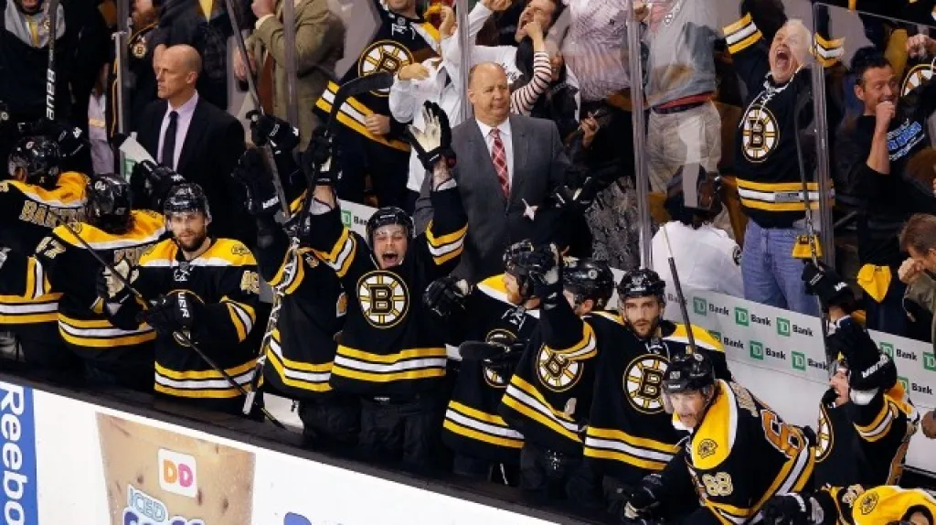 Hokejisté Bostonu se radují s postupu