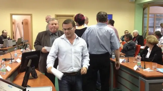 Hlasování zastupitelů Hodonína o odvolání starosty Igora Taptiče