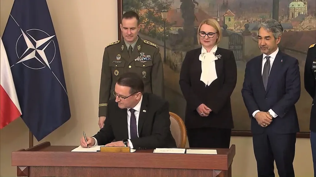 Podpis smlouvy o dodání letounů F-35