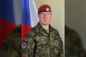 Vojáci zabití v Afghánistánu budou mít pohřeb se všemi poctami. Zúčastní se i ministr Metnar