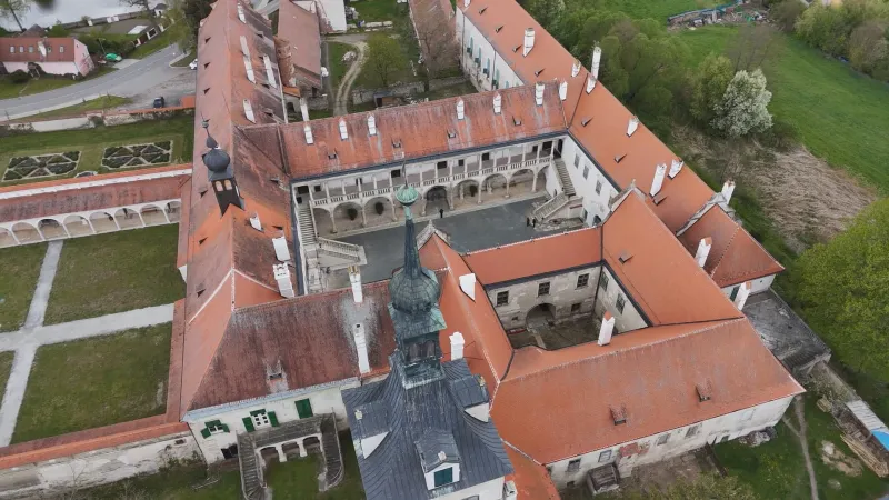 Zámek v Uherčicích