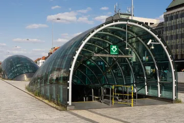 Stanice metra Hradčanská se kvůli rekonstrukci uzavře až příští rok