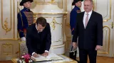 Francouzský prezident Emmanuel Macron zavítal u příležitosti oslav 100. vročí vzniku Československa do Bratislavy