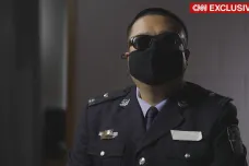 „Tloukli jsme jejich hlavami o radiátory.“ Čínský expolicista popsal mučení Ujgurů v Sin-ťiangu