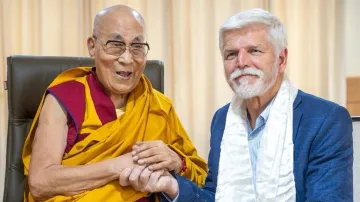 Prezident Petr Pavel přeje dalajlamovi k devadesátinám (27. července 2025)