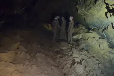 Jeskyňáři našli v Moravském krasu nový rozlehlý dóm, je plný krápníků
