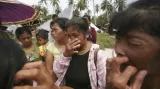 Přeživší po tsunami na indonéském ostrově Pagai