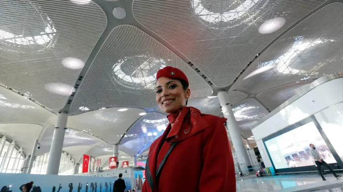 Turecko slavilo 95 let otevřením letiště, které bude po dokončení největším na světě