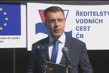 Po Labi až do Pardubic. Ministr dopravy Kremlík vidí budoucnost v rozšiřování vodních cest