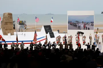 Demokracie je v největším ohrožení od druhé světové války, řekl Biden v Normandii