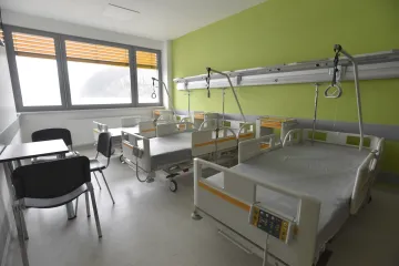 Policisté musí znovu řešit smrt pacienta ve Vsetínské nemocnici. Podle Ústavního soudu vyšetřování odbyli