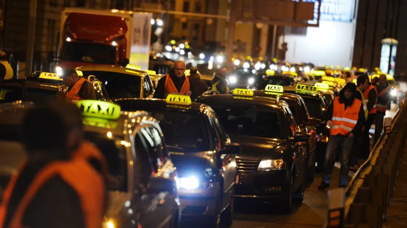 Protest taxikářů na pražské magistrále