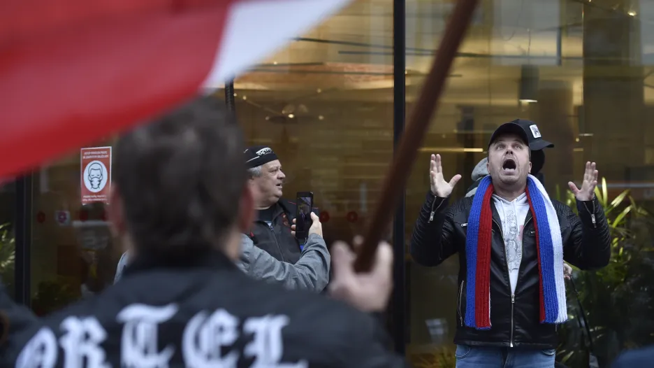 Pražská demonstrace proti vládním nařízením