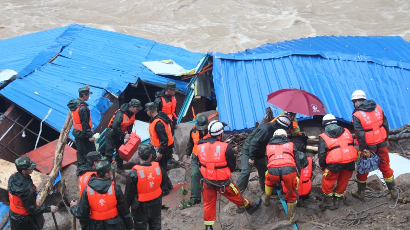 Sesuv půdy na staveništi čínské hydroelektrárny