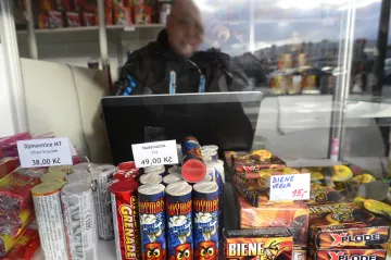 ČOI prověřila pyrotechniku v Hatích. Pochybení našla, pokuty zatím nerozdala