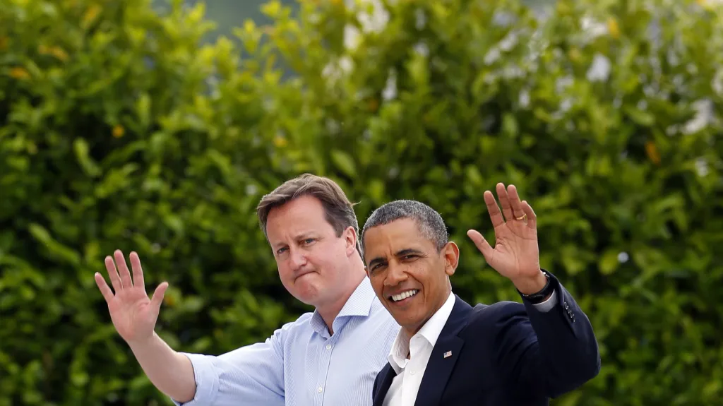 Barack Obama a David Cameron na summitu G8