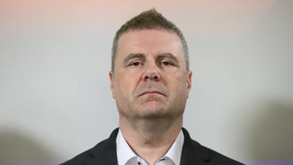 Novým předsedou KSČM se stal stranický mluvčí Roman Roun (na snímku z 16. května 2025)