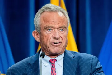 Rok plný selhání. Odborný žurnál zkritizoval ministra zdravotnictví Kennedyho