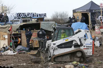 Jižní část calaiské „Džungle“ je minulostí, úřady dokončily likvidaci