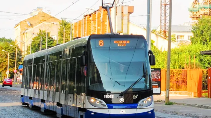 V Rize jezdí kromě tříčlánkových i čtyřčlánkové tramvaje 15T