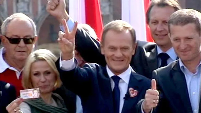 Donald Tusk a jeho straničtí kolegové