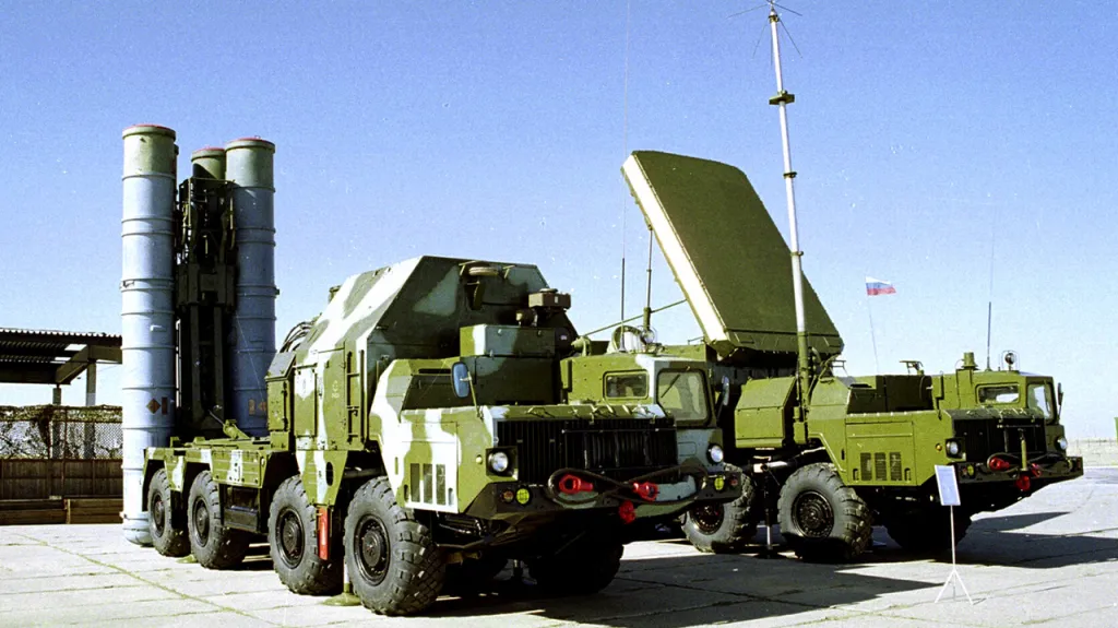 Ruský protiletecký systém S-300 - ilustrační foto