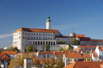 Zkraje: Česko overturismus zatím netrápí, mohlo by ale propagovat méně známé památky