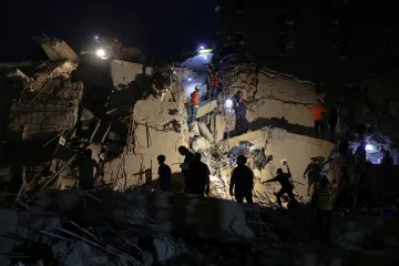 Venezuelu zasáhla dvě silná zemětřesení, v Caracasu se zřítilo několik budov