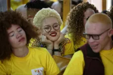 Brněnská chemička vytvořila recept na opalovací krémy pro africké albíny