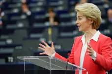 Europarlament schválil novou Komisi. Její šéfka se na úvod obrátila do sametové Prahy
