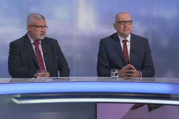 Podle Beka nárůst počtu učitelů komplikuje zvyšování platů. Dobšík chce lepší koncepci