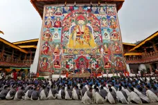 Demokracie mění tvář Bhútánu. „Království štěstí“ však trápí nezaměstnanost a sebevraždy