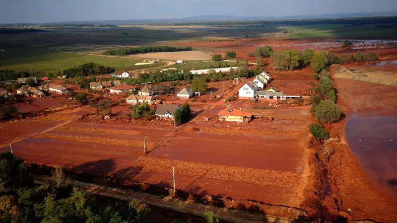 Únik kalu v Kolontáru
