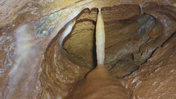 Fotografie z neznámých částí Albeřické jeskyně