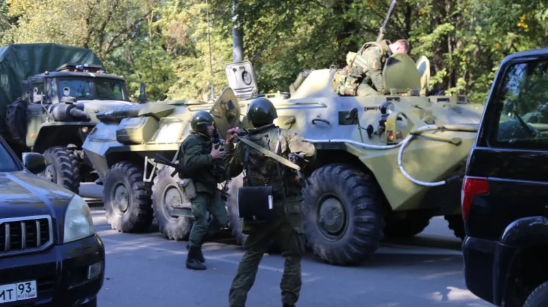 Zásah u budovy střední školy v Kerči