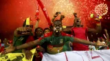 Fotbaloví fanoušci na Africkém poháru národů. Utkání Egypta s Kamerunem.